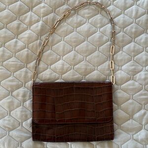 Elegant Brown Croc-Embossed Chain Shoulder Bag